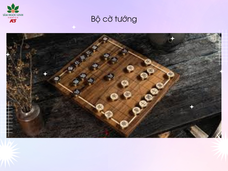 Bộ cờ tướng là trò giải trí giúp Cha chơi cùng bạn bè trong những ngày nghỉ.